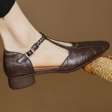 Greta | Klassische T-Steg-Schuhe mit geflochtenem Detail
