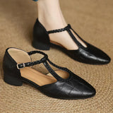 Greta | Klassische T-Steg-Schuhe mit geflochtenem Detail